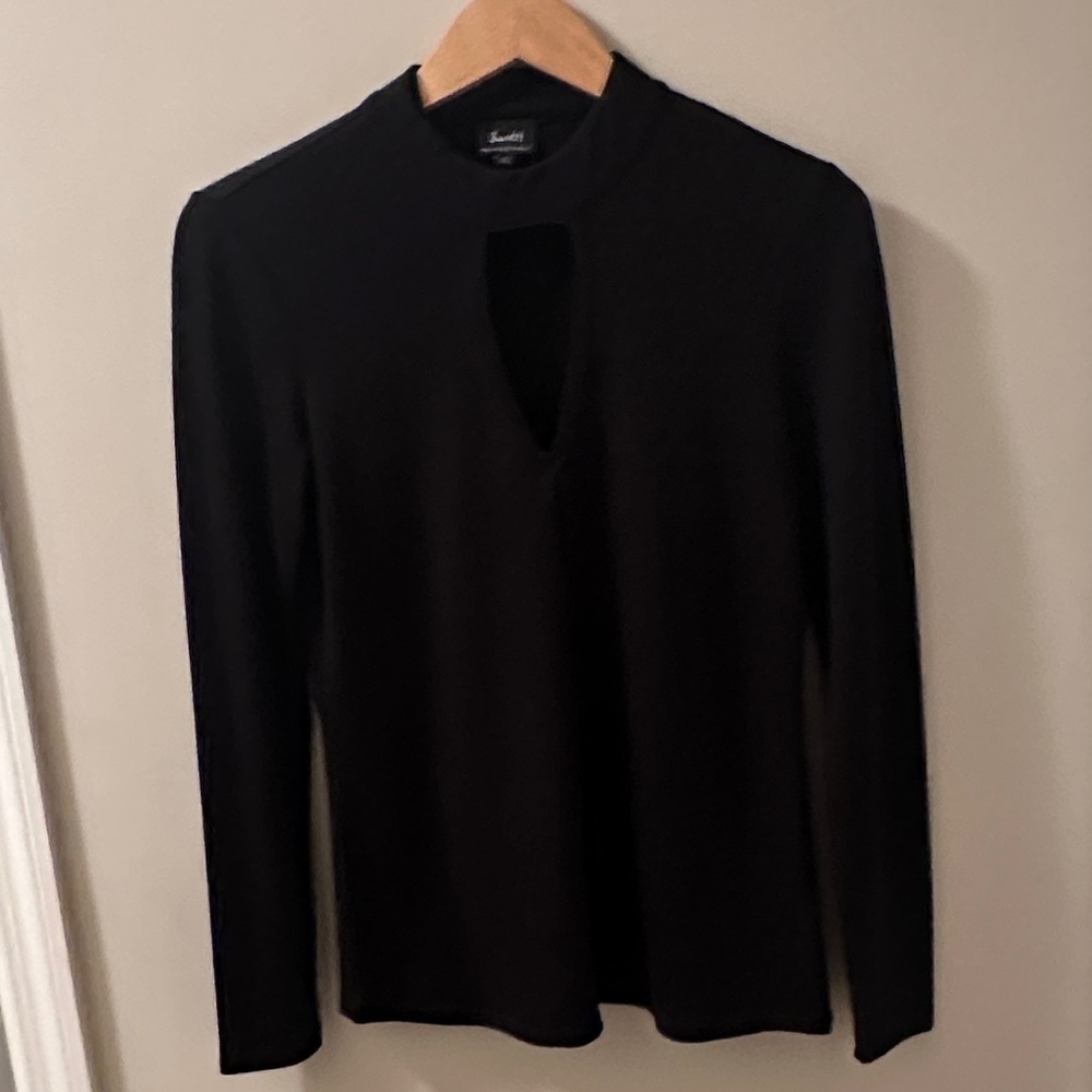 Bardot  Women’s  Black Top keyhole V